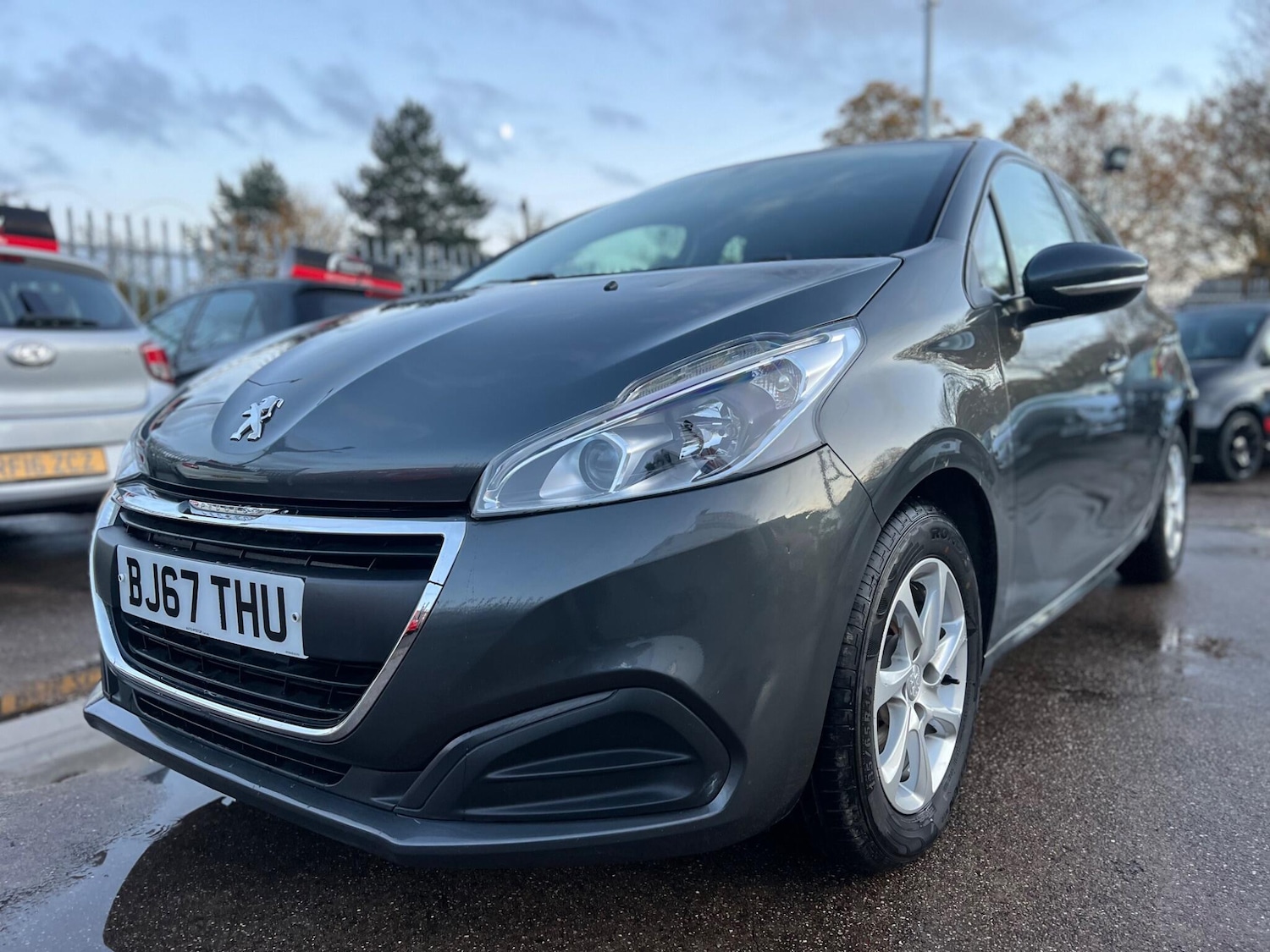 Used Peugeot 208 2017 for sale - 76440609: Photo 2
