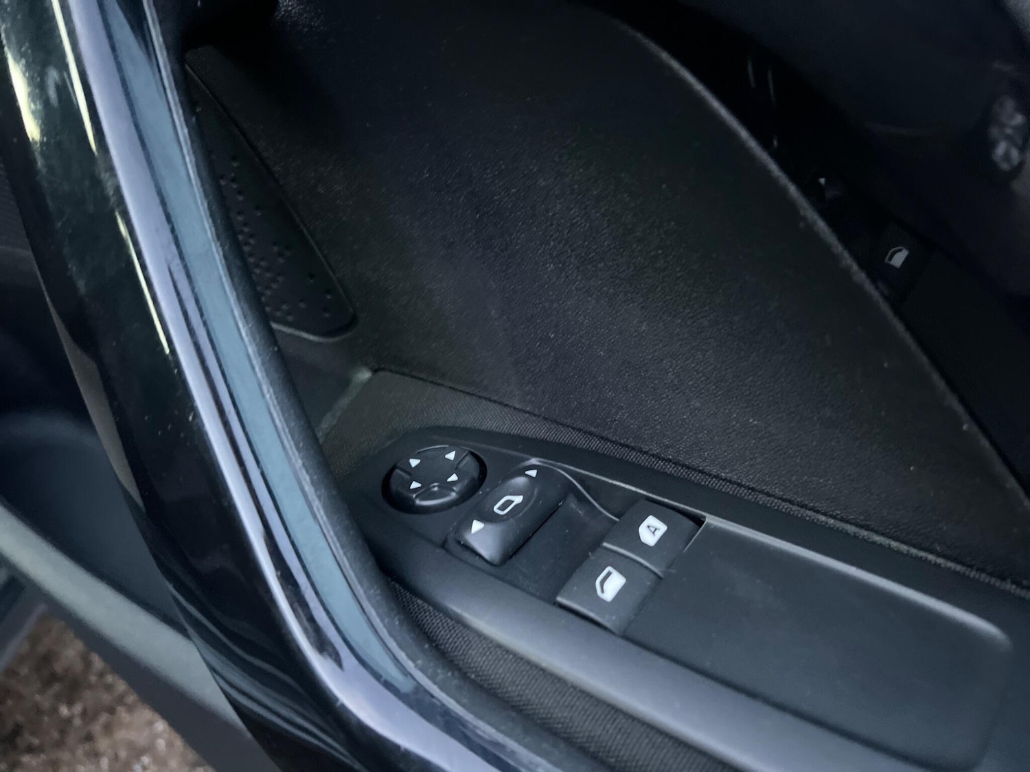 Used Peugeot 208 2017 for sale - 76440609: Photo 23