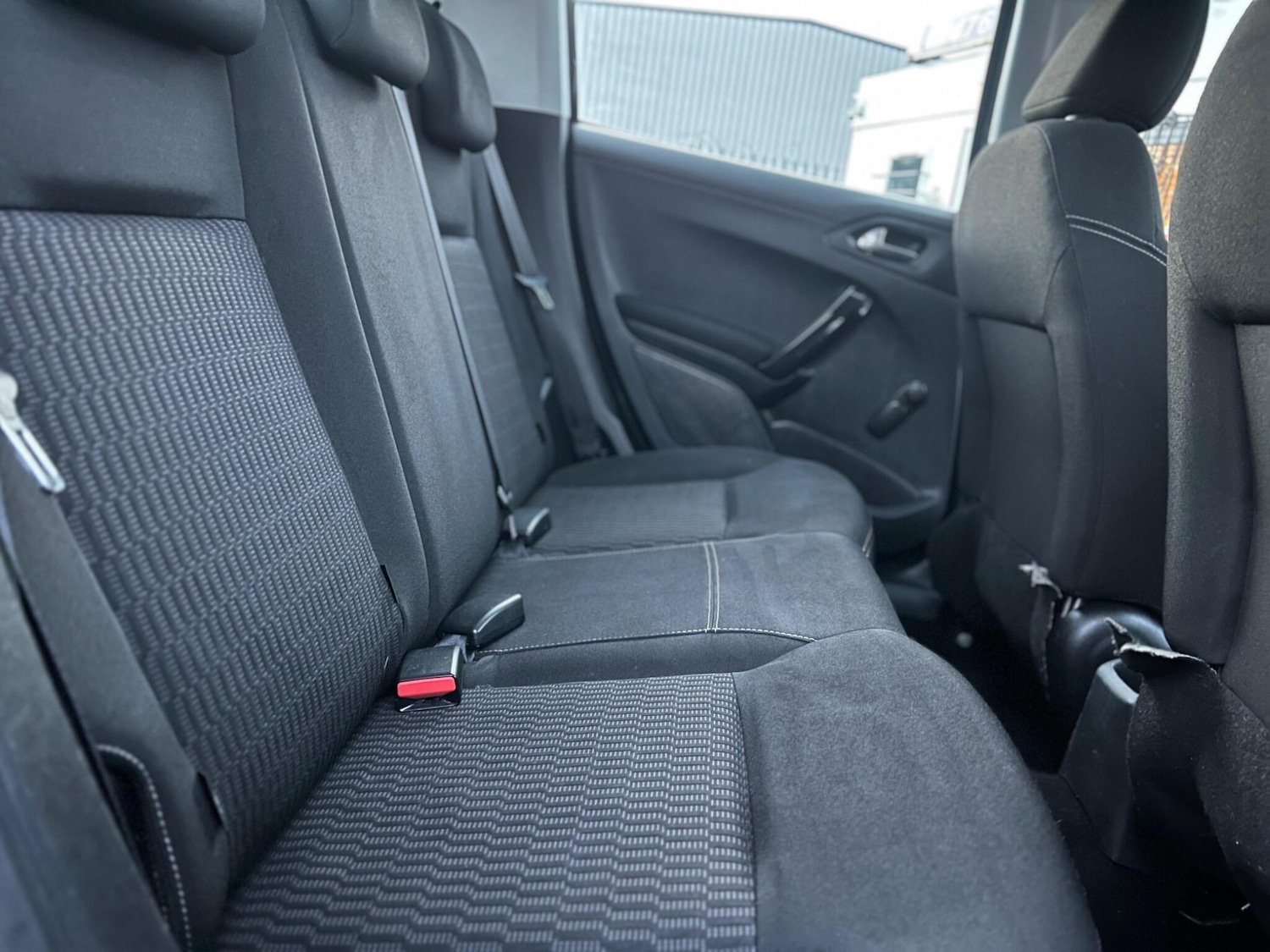 Used Peugeot 208 2017 for sale - 76440609: Photo 29