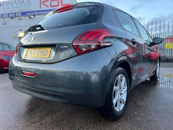 Used Peugeot 208 2017 for sale - 76440609: Photo