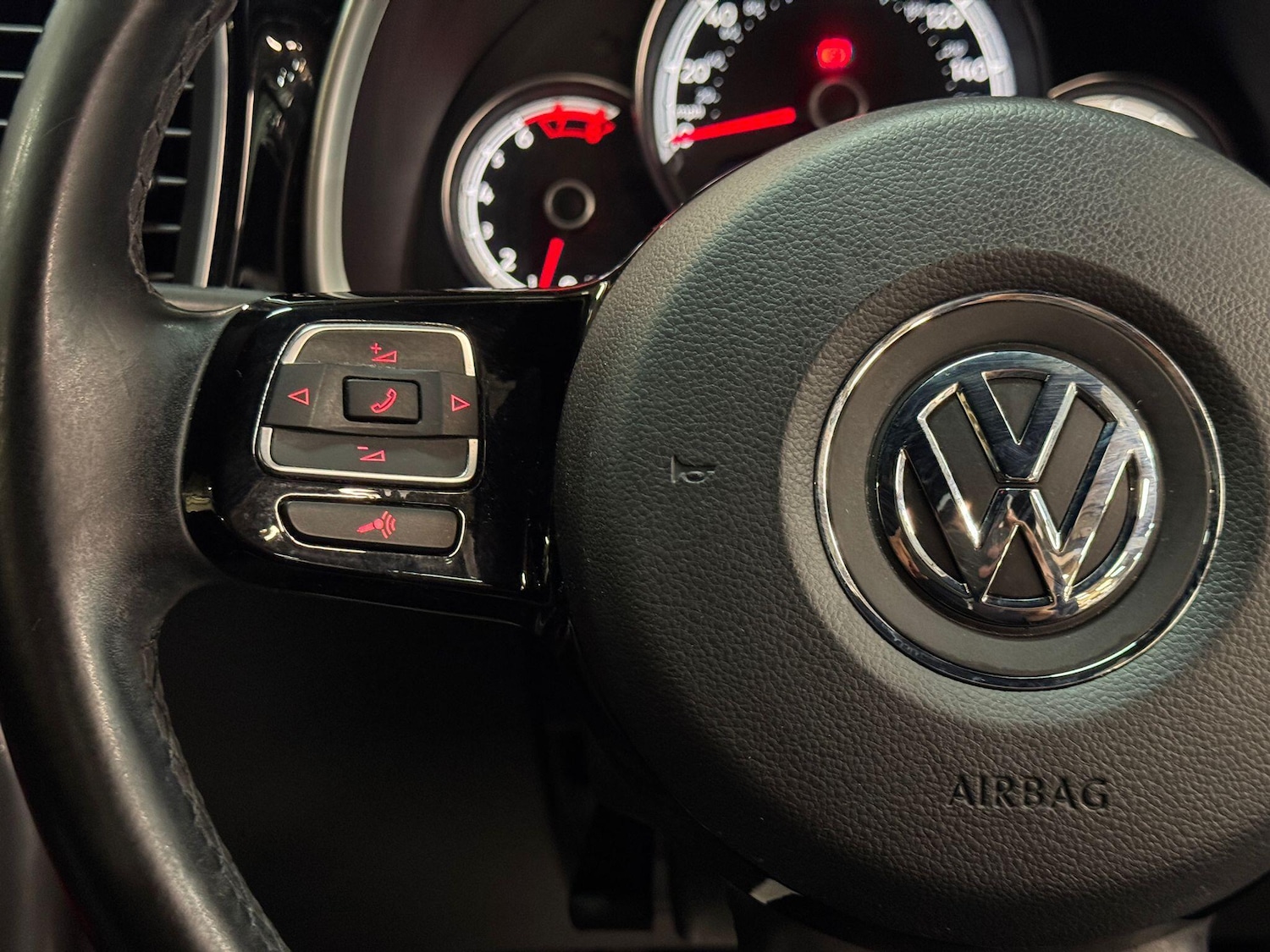 Used Volkswagen Beetle 2016 for sale - 76666937: Photo 24