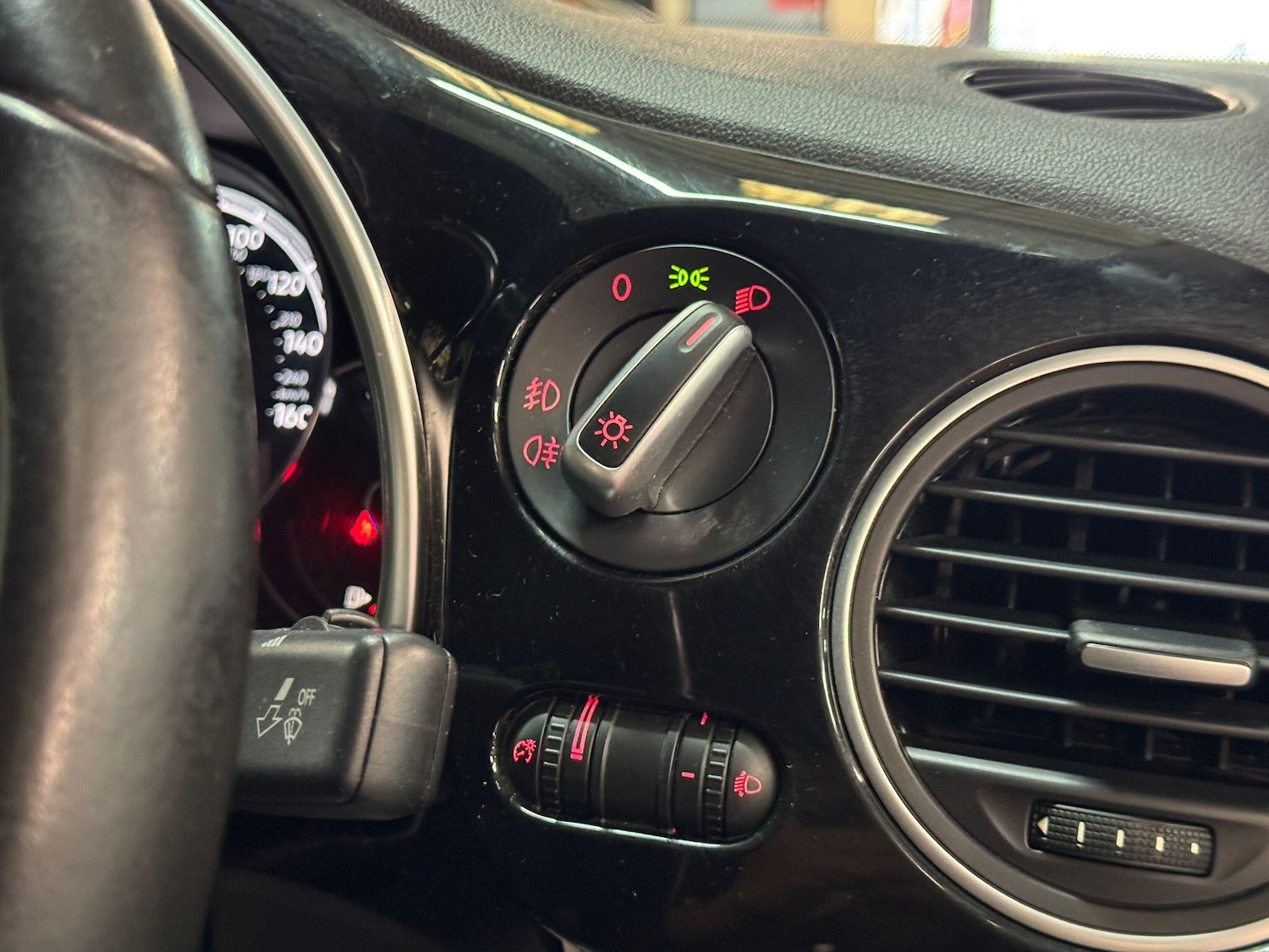 Used Volkswagen Beetle 2016 for sale - 76666937: Photo 26