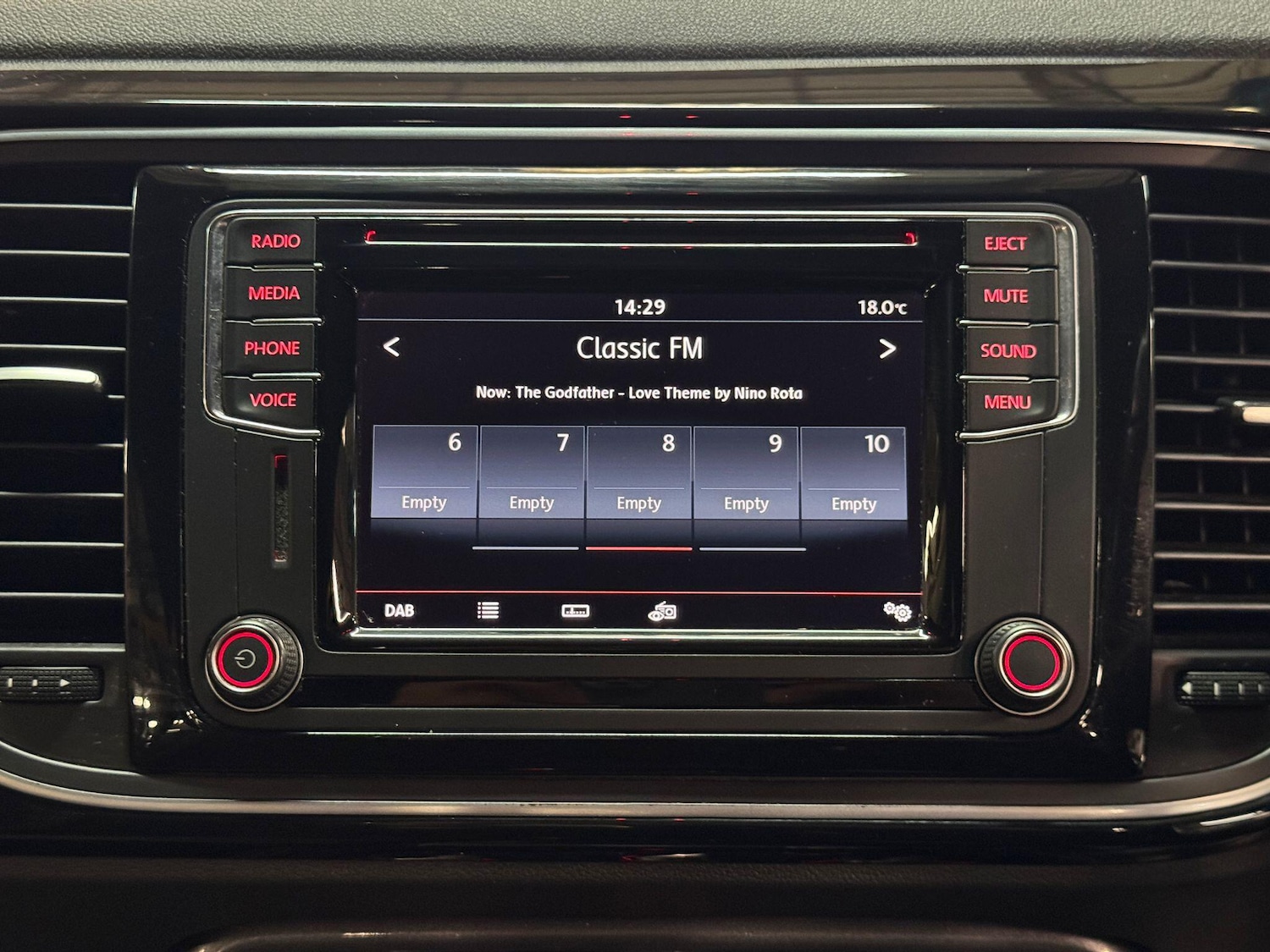 Used Volkswagen Beetle 2016 for sale - 76666937: Photo 28