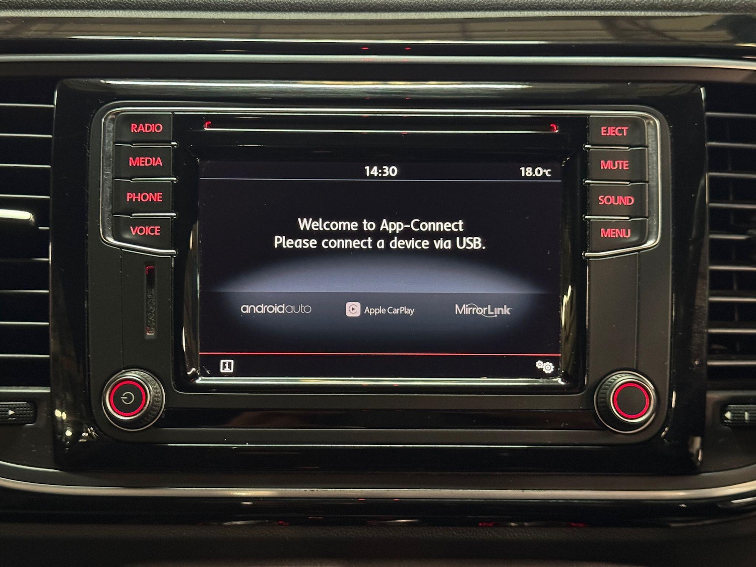 Used Volkswagen Beetle 2016 for sale - 76666937: Photo 31