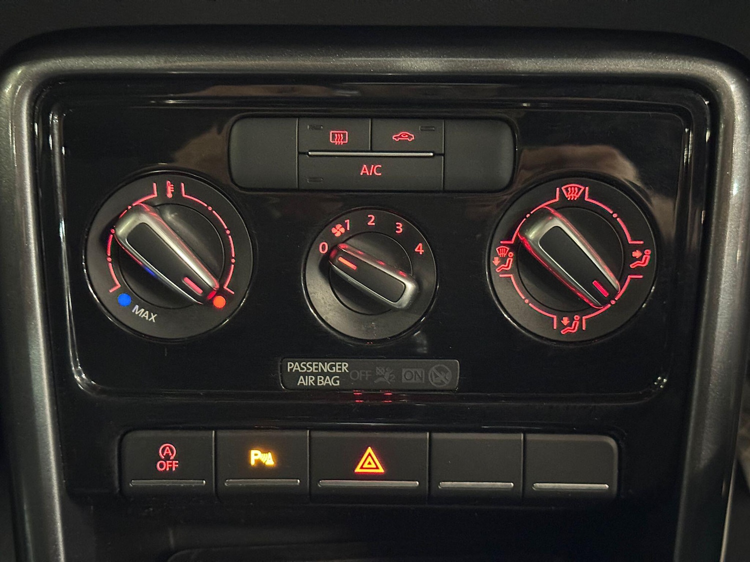 Used Volkswagen Beetle 2016 for sale - 76666937: Photo 32