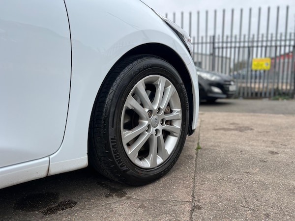 Used Kia Ceed 2013 for sale - 76306627: Photo 4