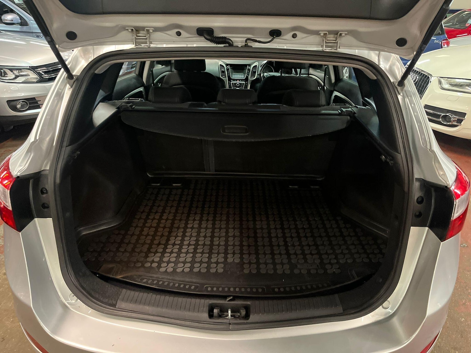 Used Hyundai i30 2013 for sale - 76457519: Photo 14