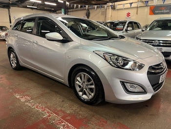 Used Hyundai i30 2013 for sale - 76457519: Photo