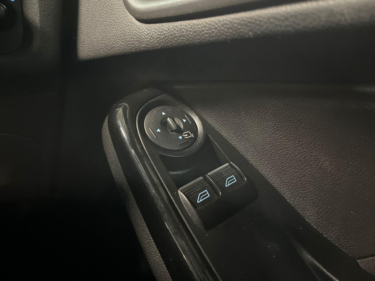 Used Ford Fiesta 2015 for sale - 77163231: Photo 33