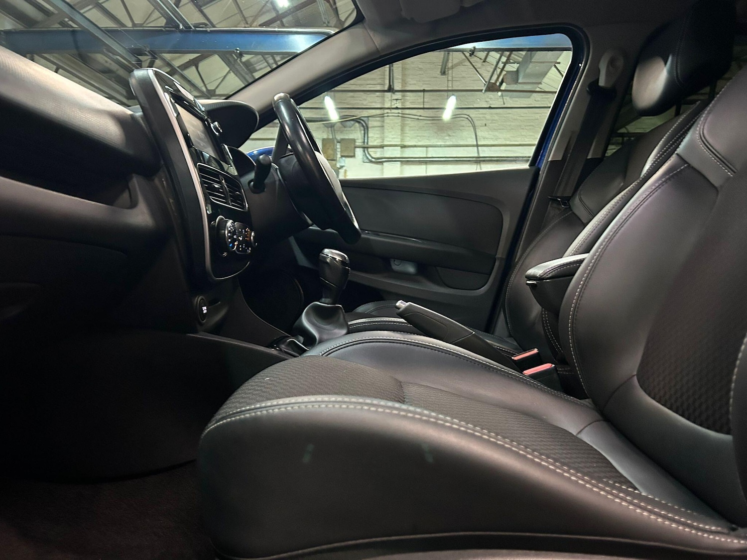 Used Renault Clio 2017 for sale - 77440139: Photo 12