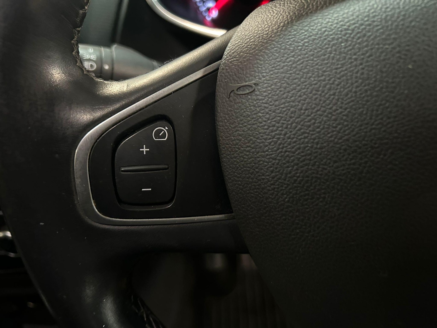 Used Renault Clio 2017 for sale - 77440139: Photo 25