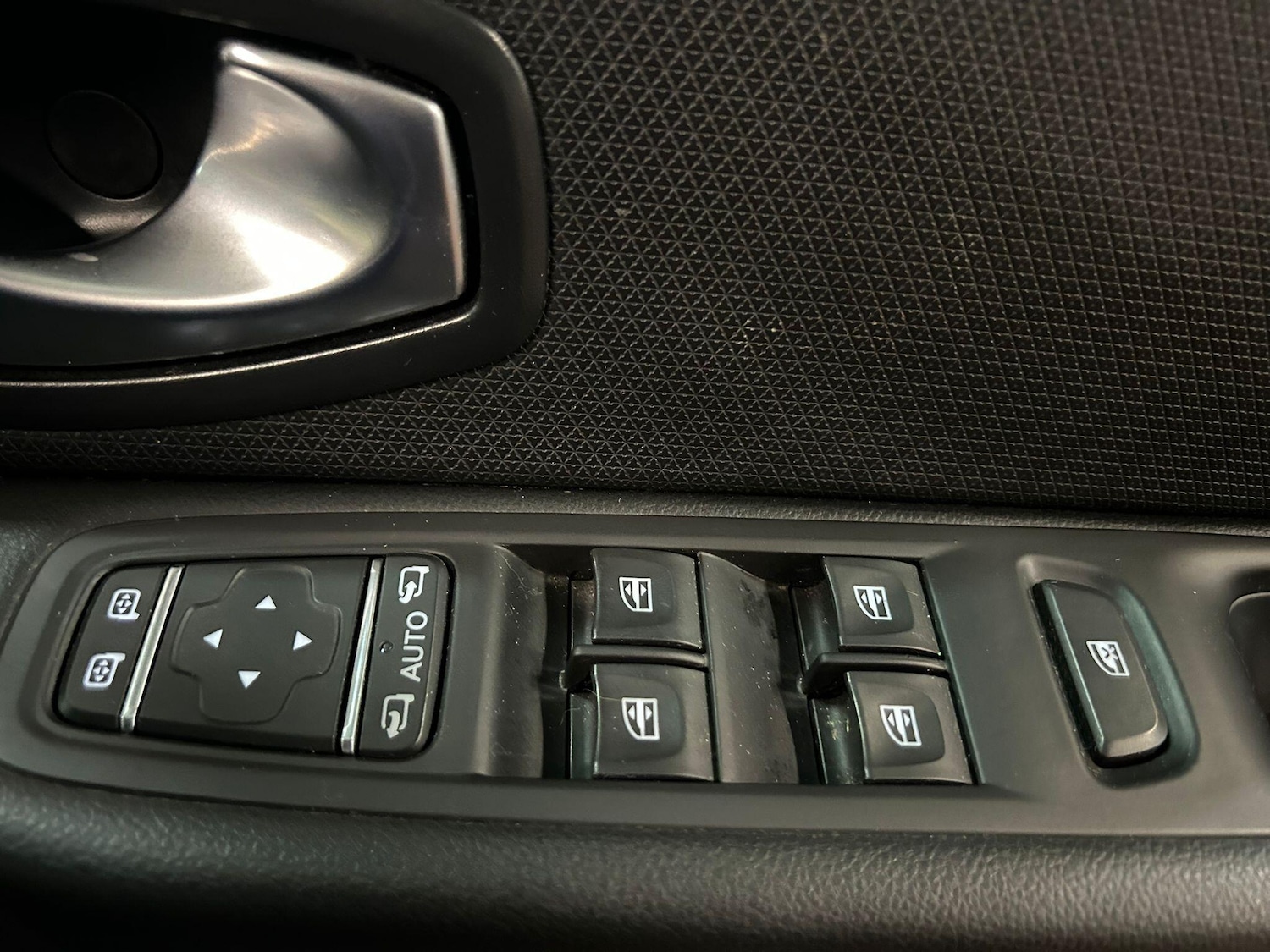 Used Renault Clio 2017 for sale - 77440139: Photo 34