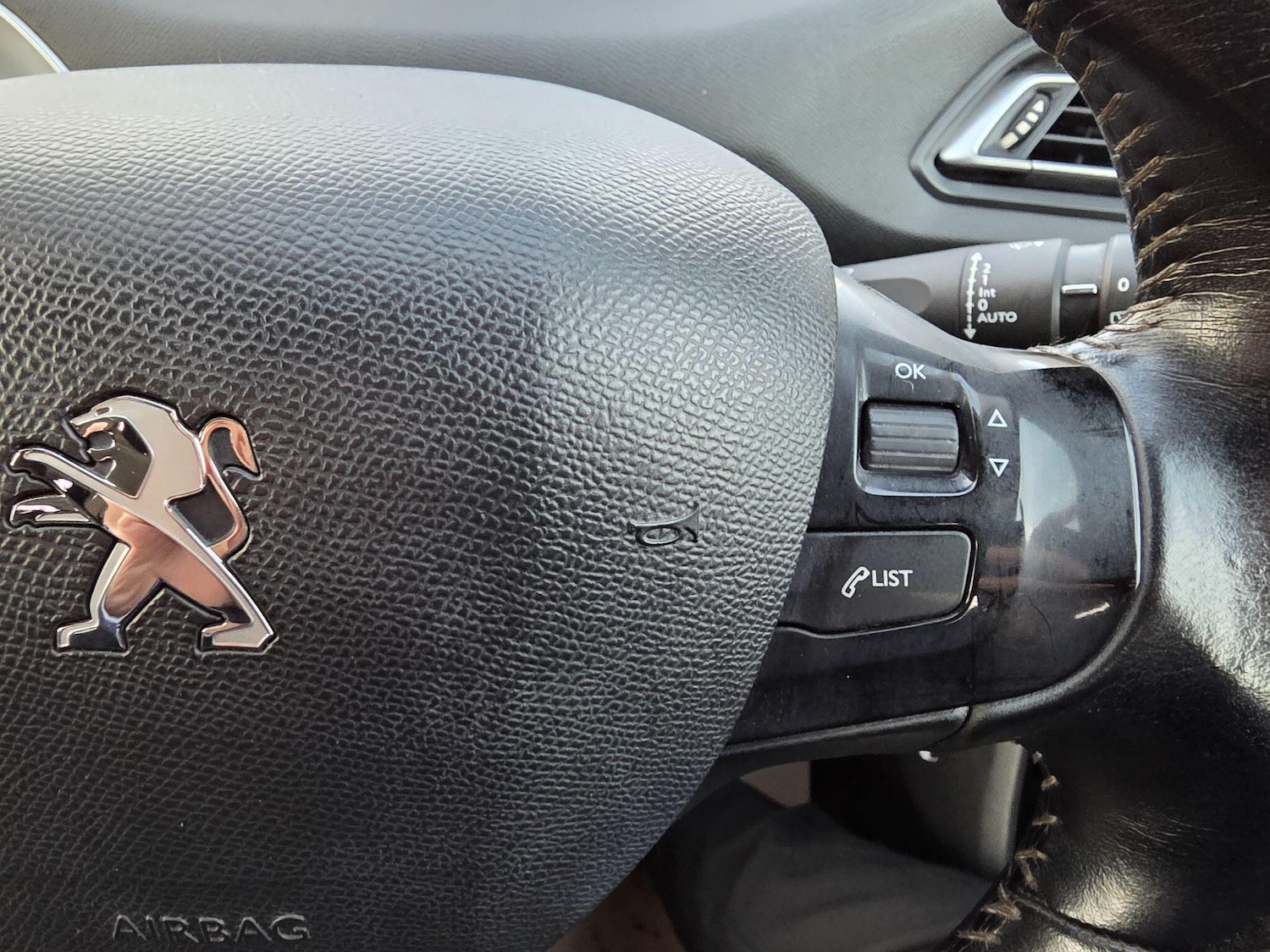 Used Peugeot 308 SW 2017 for sale - 76865887: Photo 12