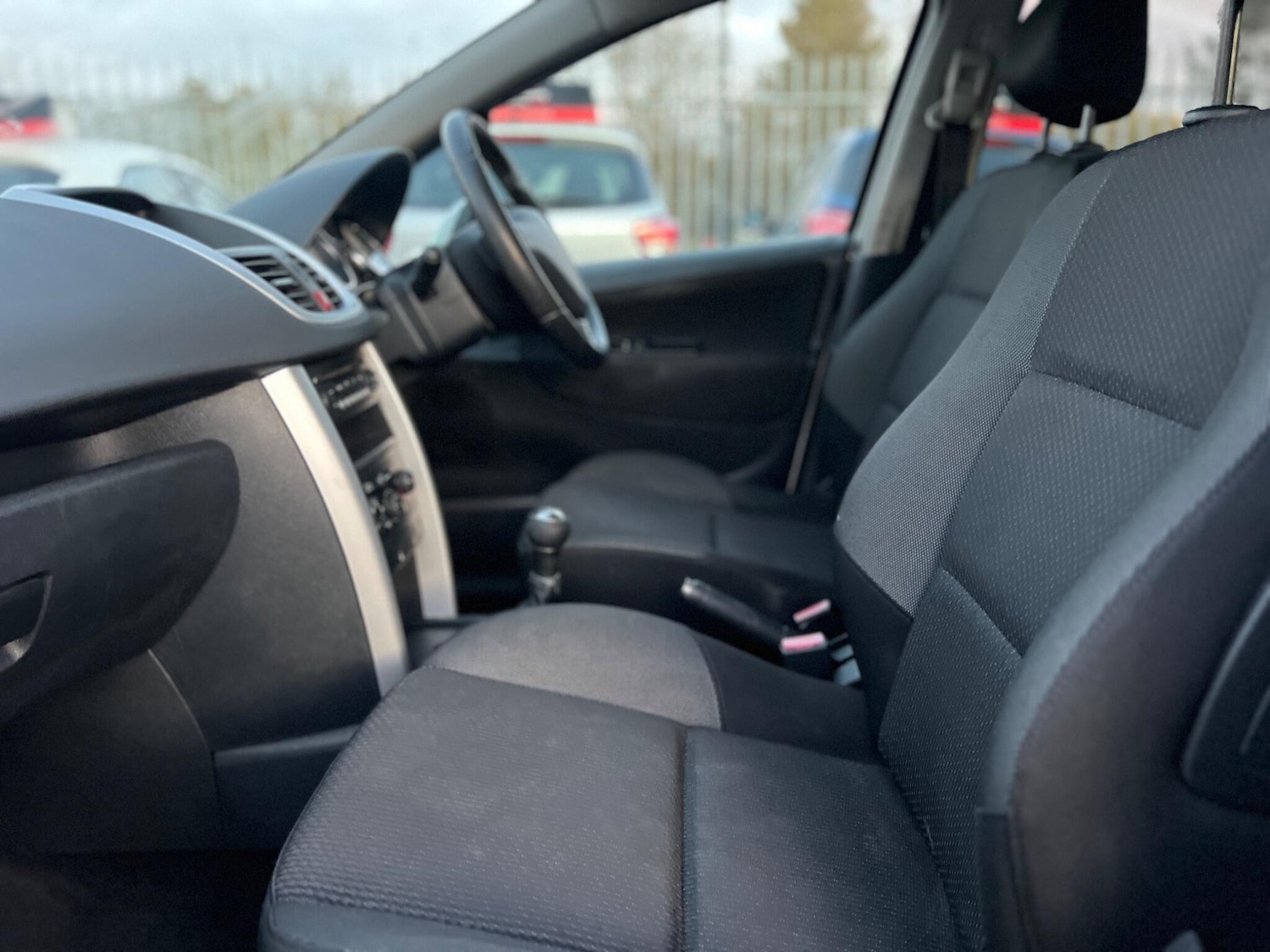 Used Peugeot 207 2011 for sale - 76646049: Photo 23