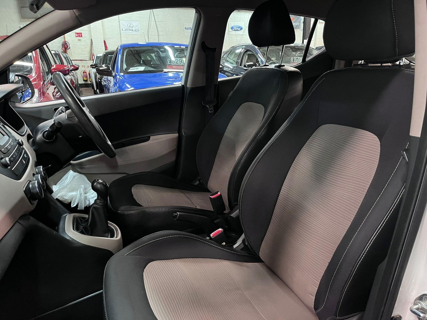 Used Hyundai i10 2015 for sale - 76689319: Photo 19