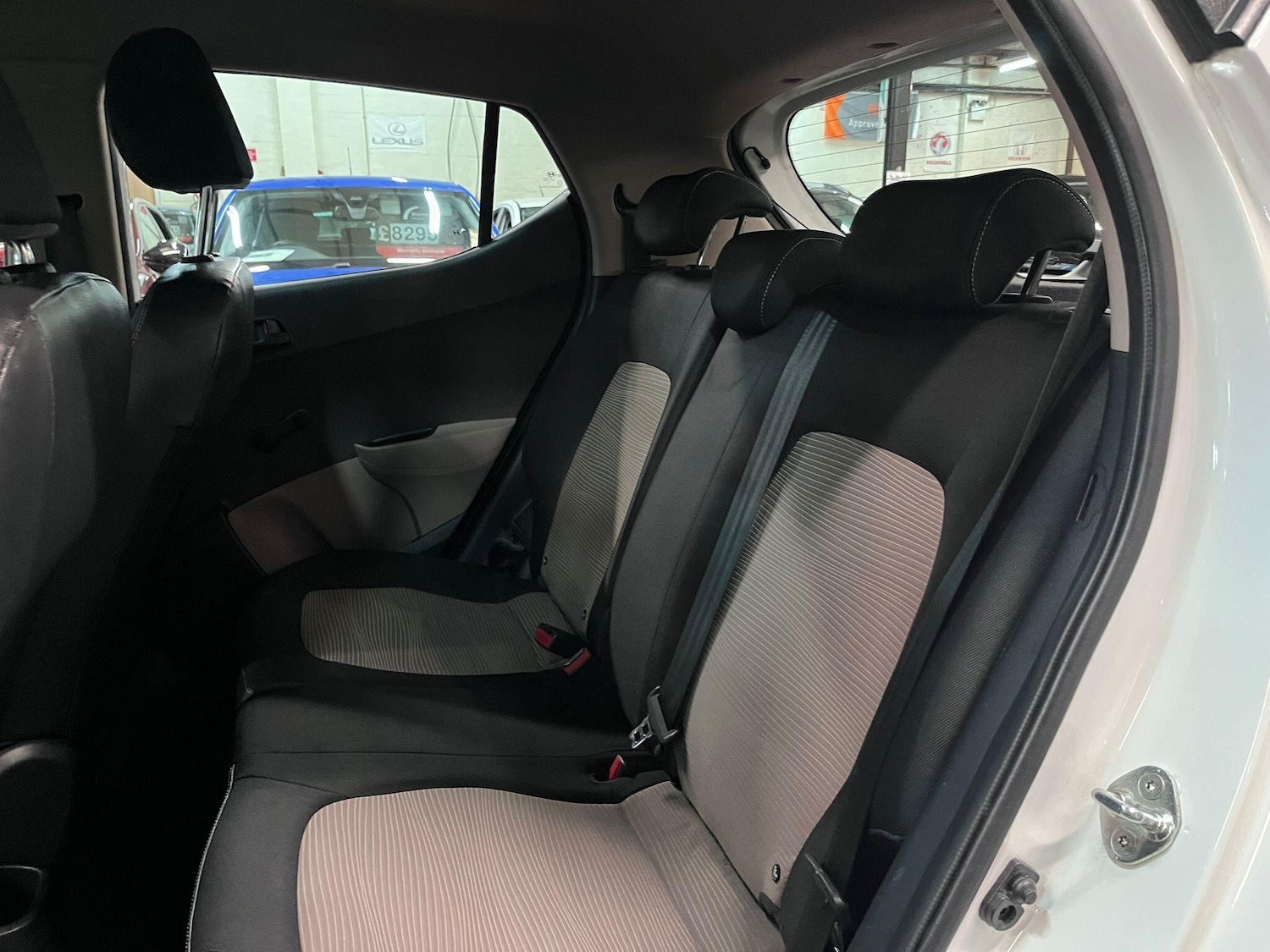 Used Hyundai i10 2015 for sale - 76689319: Photo 21