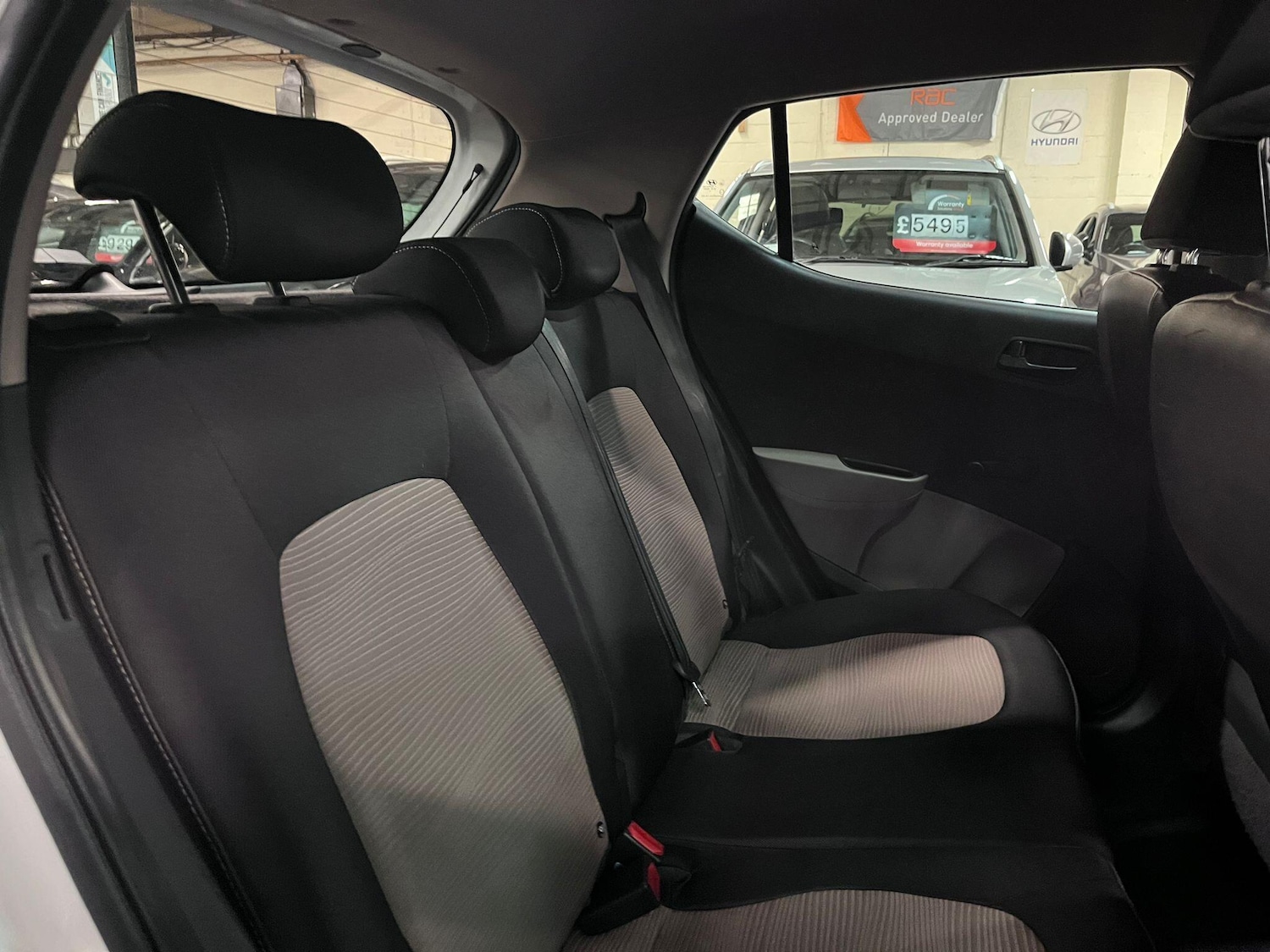 Used Hyundai i10 2015 for sale - 76689319: Photo 24