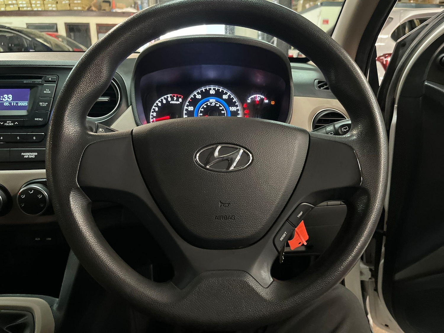 Used Hyundai i10 2015 for sale - 76689319: Photo 26