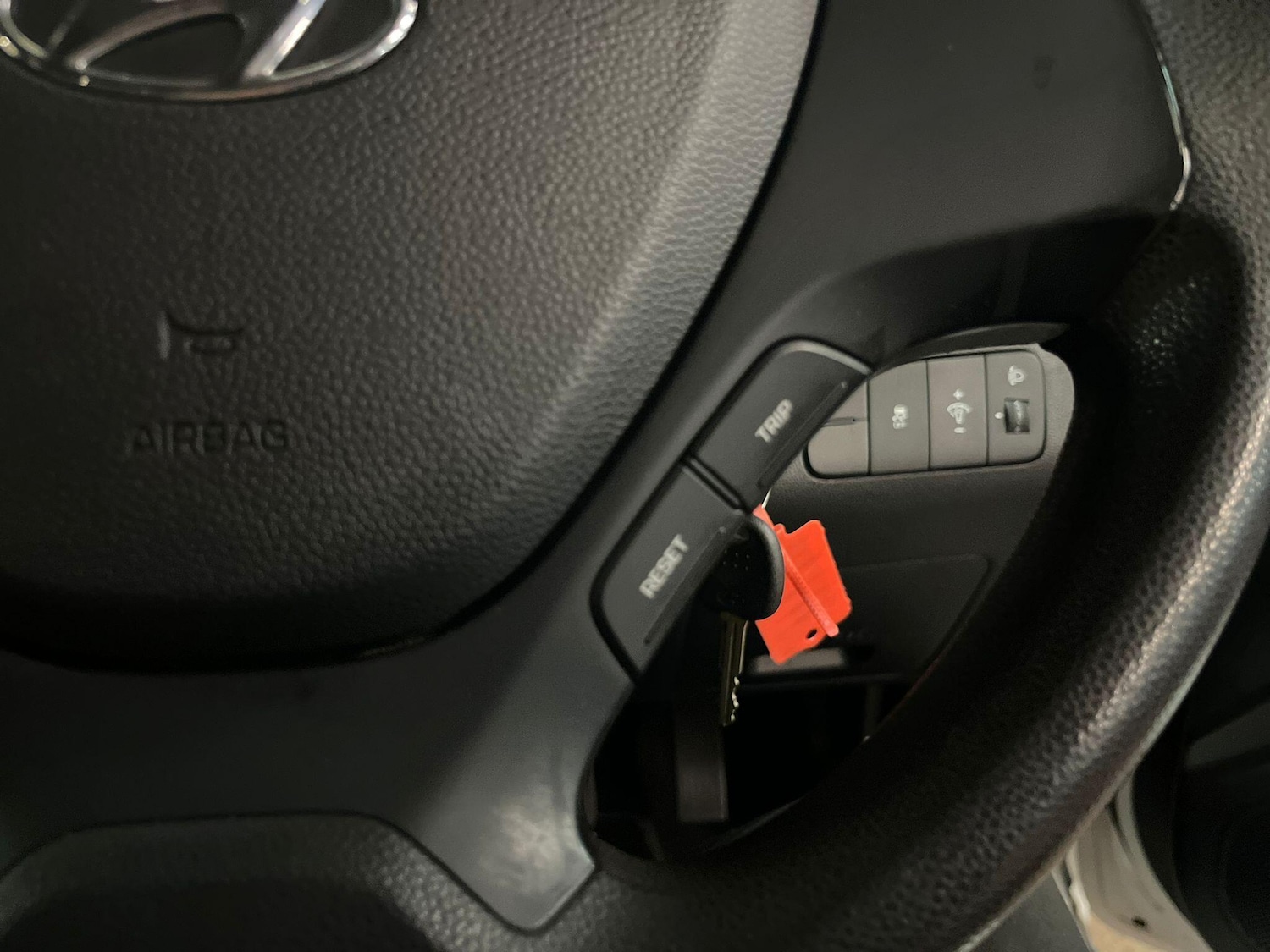 Used Hyundai i10 2015 for sale - 76689319: Photo 27