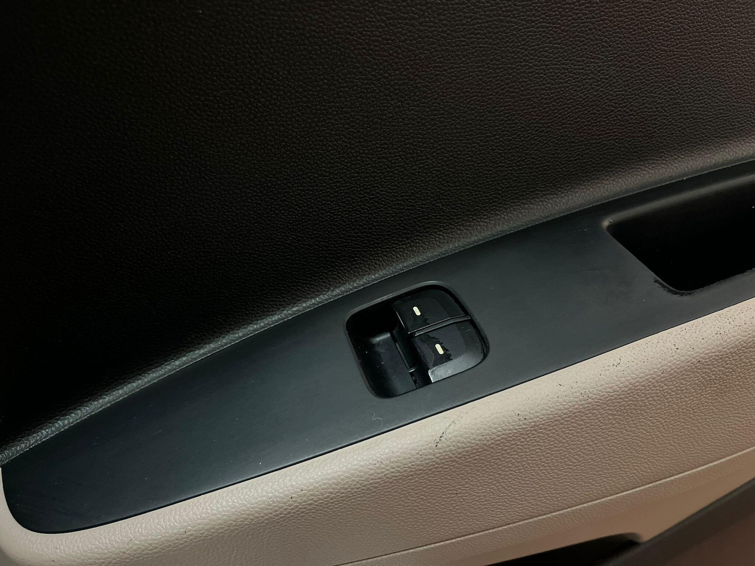 Used Hyundai i10 2015 for sale - 76689319: Photo 29