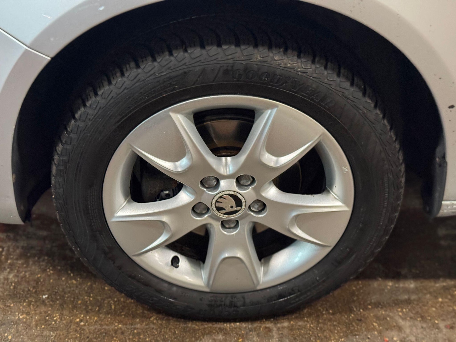 Used Skoda Roomster 2015 for sale - 77358636: Photo 10