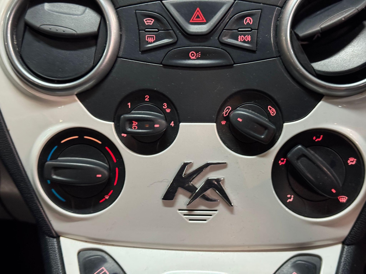 Used Ford Ka 2015 for sale - 77230258: Photo 24