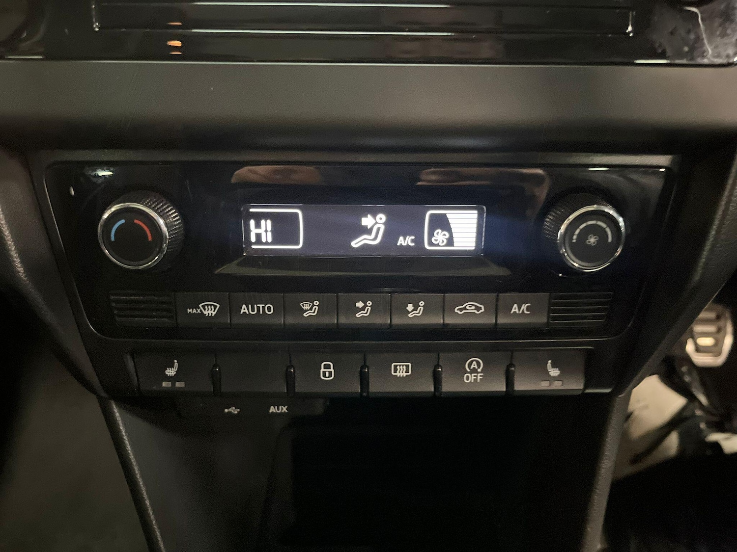 Used Skoda Rapid Spaceback 2015 for sale - 77633841: Photo 35