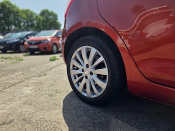 Used Suzuki Swift 2011 for sale - 78695143: Photo