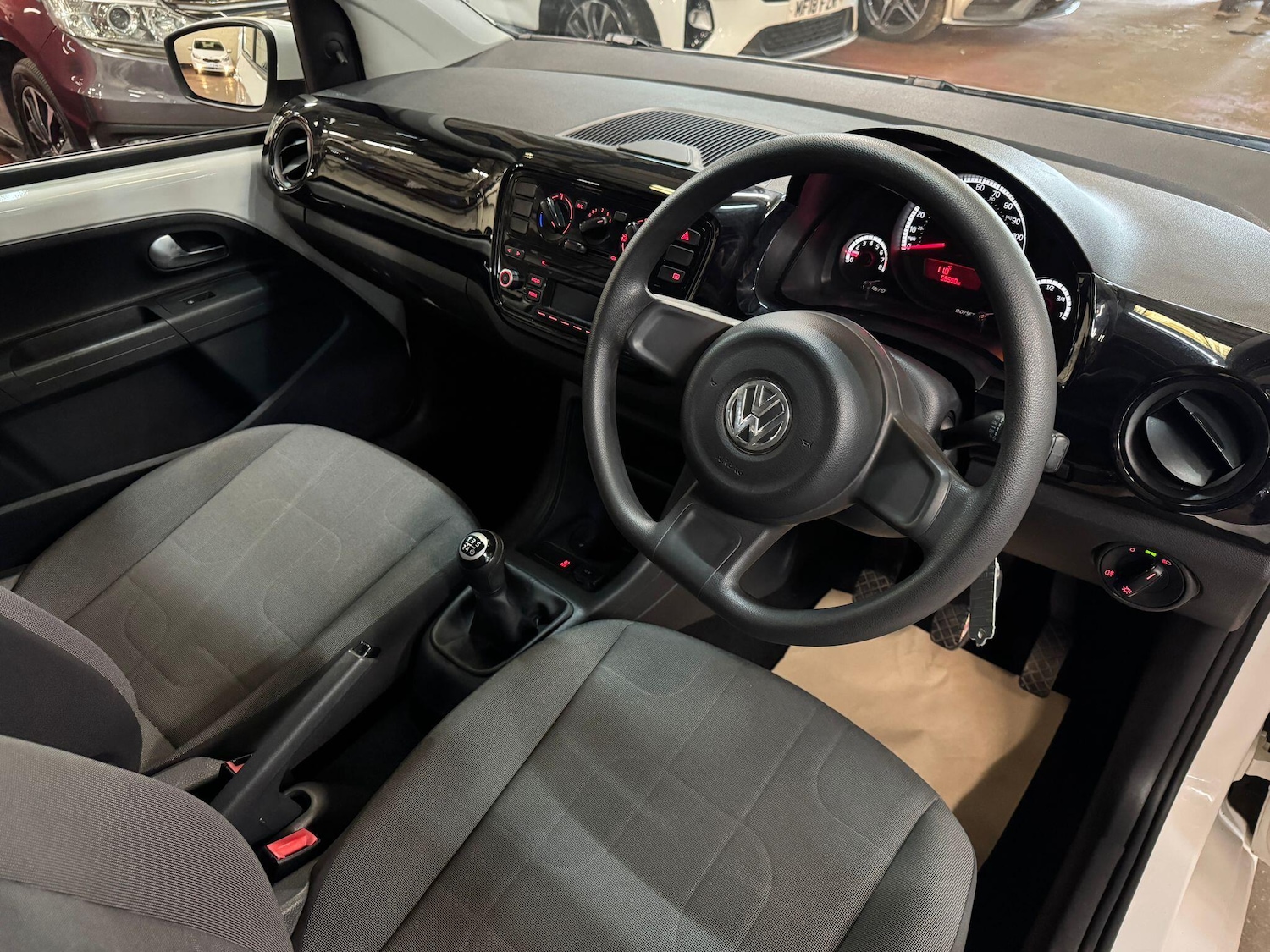 Used Volkswagen up! 2015 for sale - 77940242: Photo 12