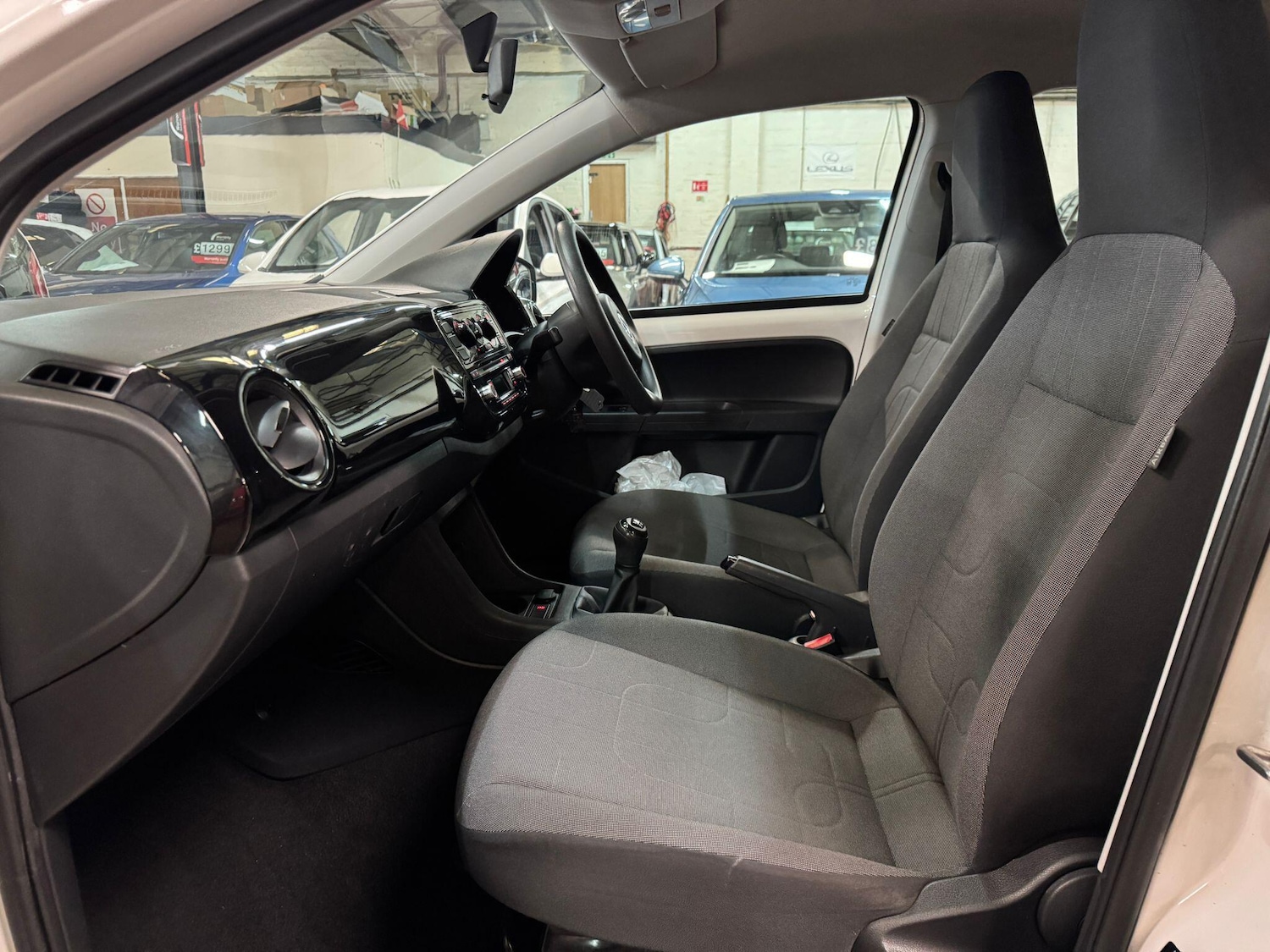 Used Volkswagen up! 2015 for sale - 77940242: Photo 13