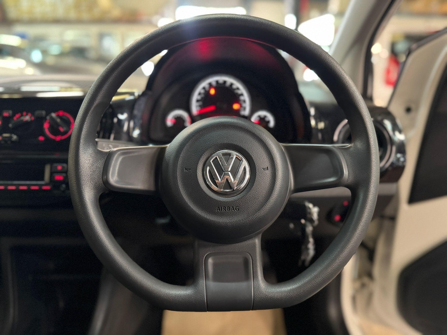 Used Volkswagen up! 2015 for sale - 77940242: Photo 25