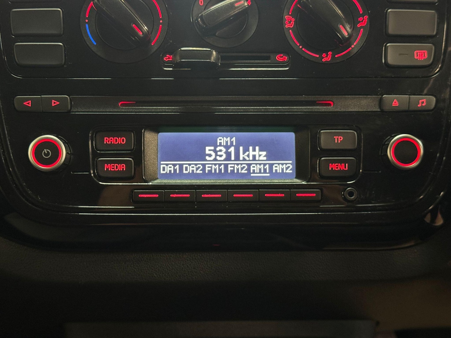 Used Volkswagen up! 2015 for sale - 77940242: Photo 27