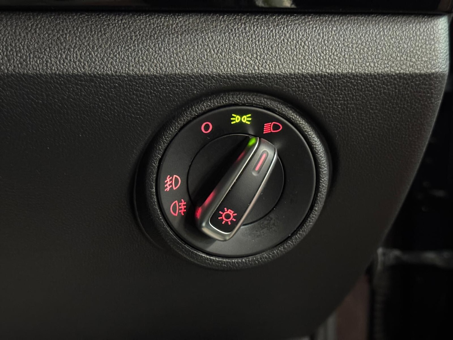 Used Volkswagen up! 2016 for sale - 77344636: Photo 21