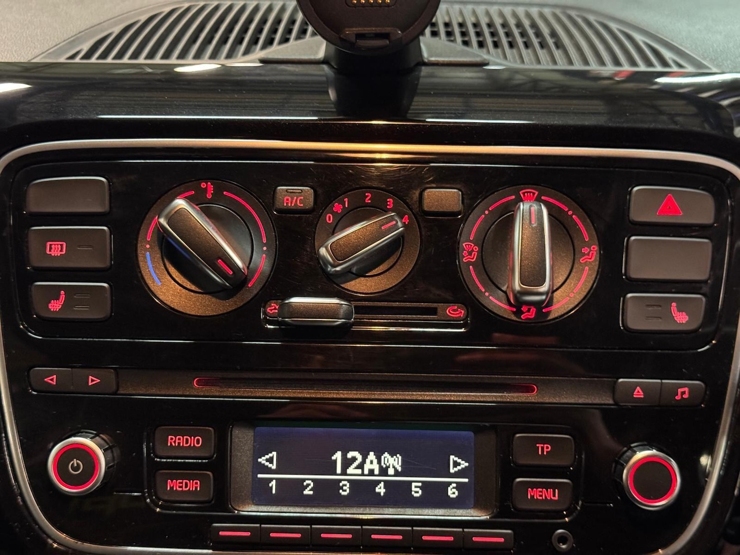 Used Volkswagen up! 2016 for sale - 77344636: Photo 23