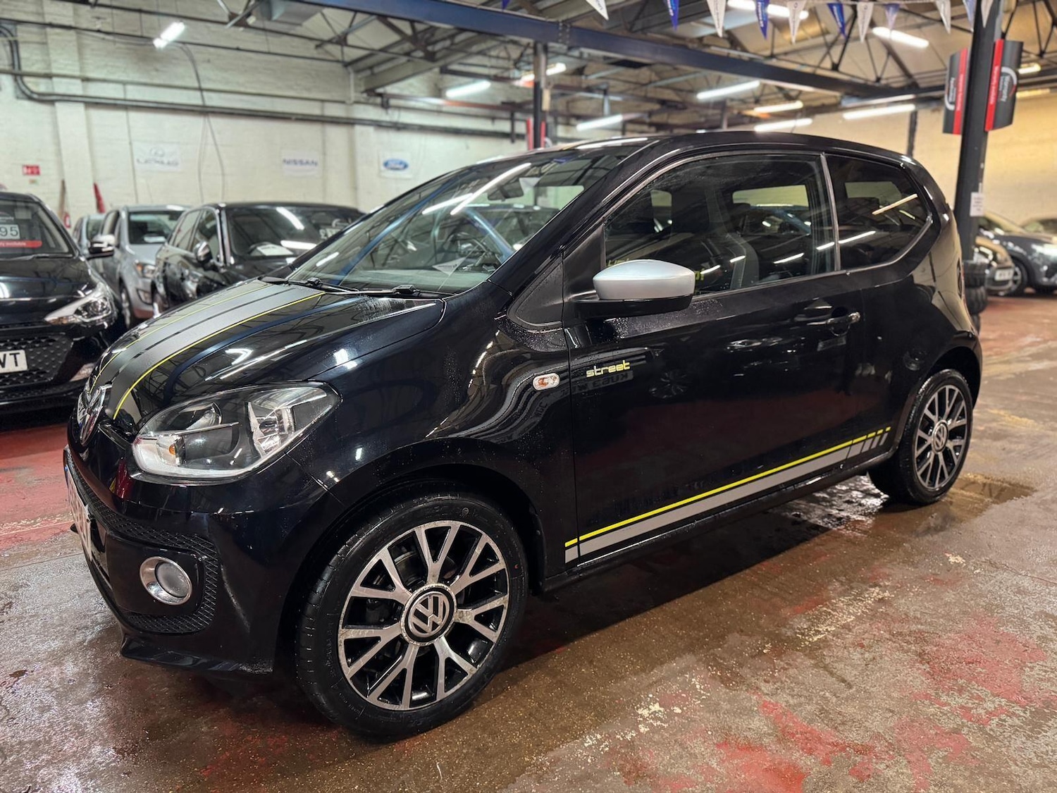 Used Volkswagen up! 2016 for sale - 77344636: Photo 3