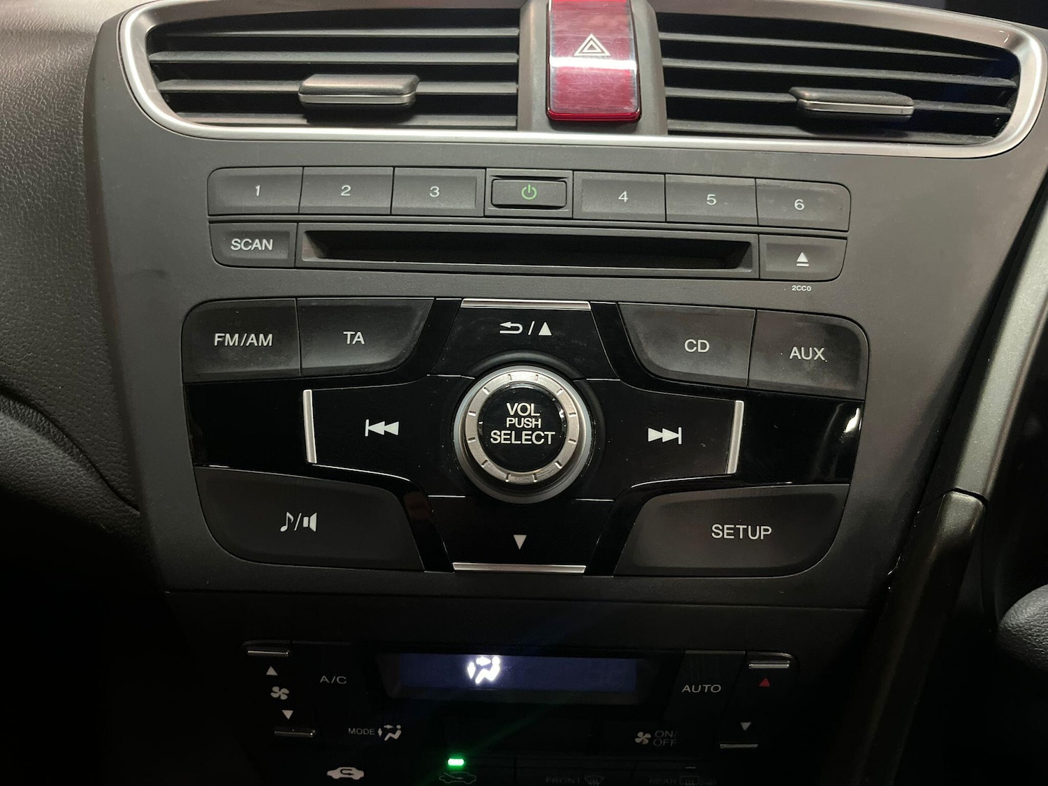 Used Honda Civic 2014 for sale - 77216275: Photo 31