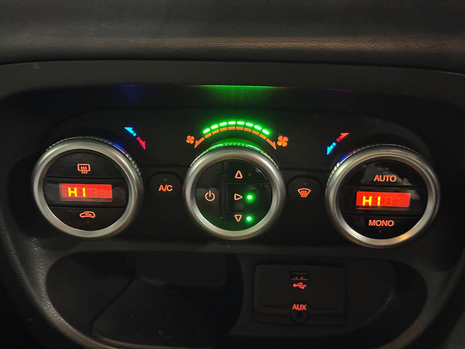 Used Fiat 500L 2014 for sale - 77376651: Photo 32