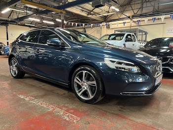 Used Volvo V40 2017 for sale - 77254025: Photo