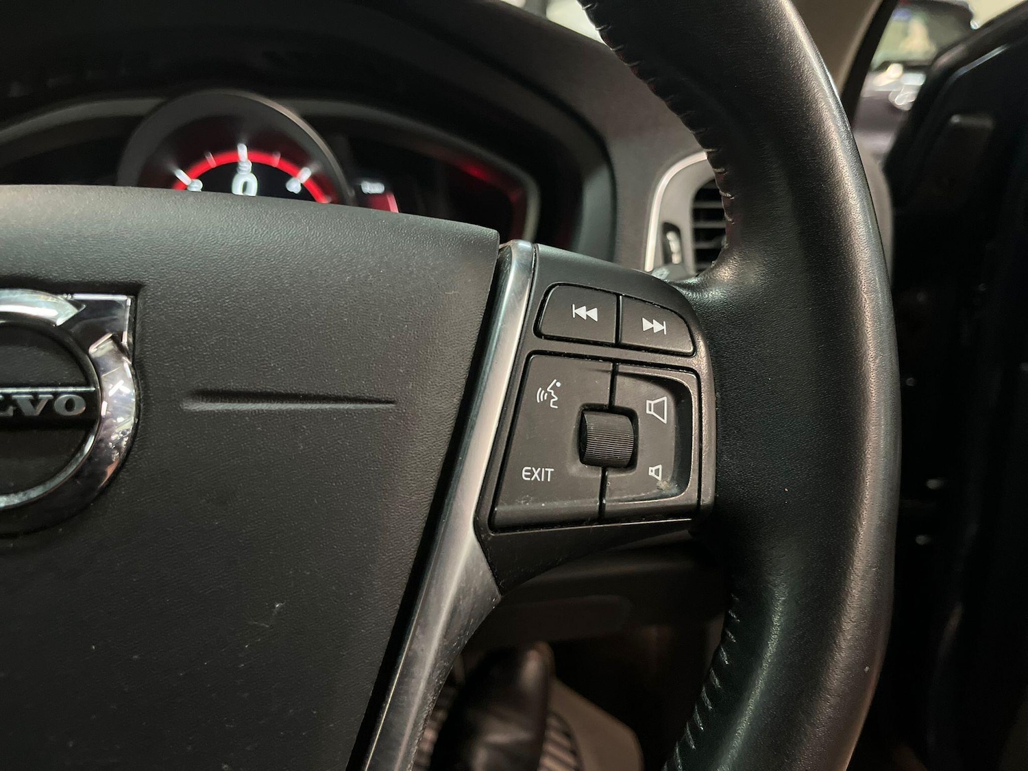 Used Volvo V40 2017 for sale - 77254025: Photo 28