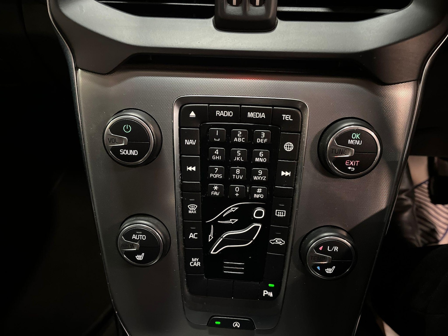 Used Volvo V40 2017 for sale - 77254025: Photo 34