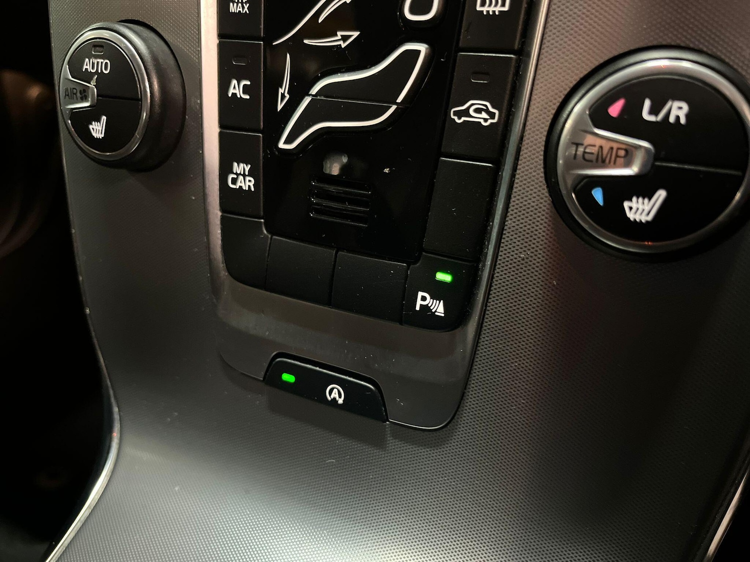 Used Volvo V40 2017 for sale - 77254025: Photo 35