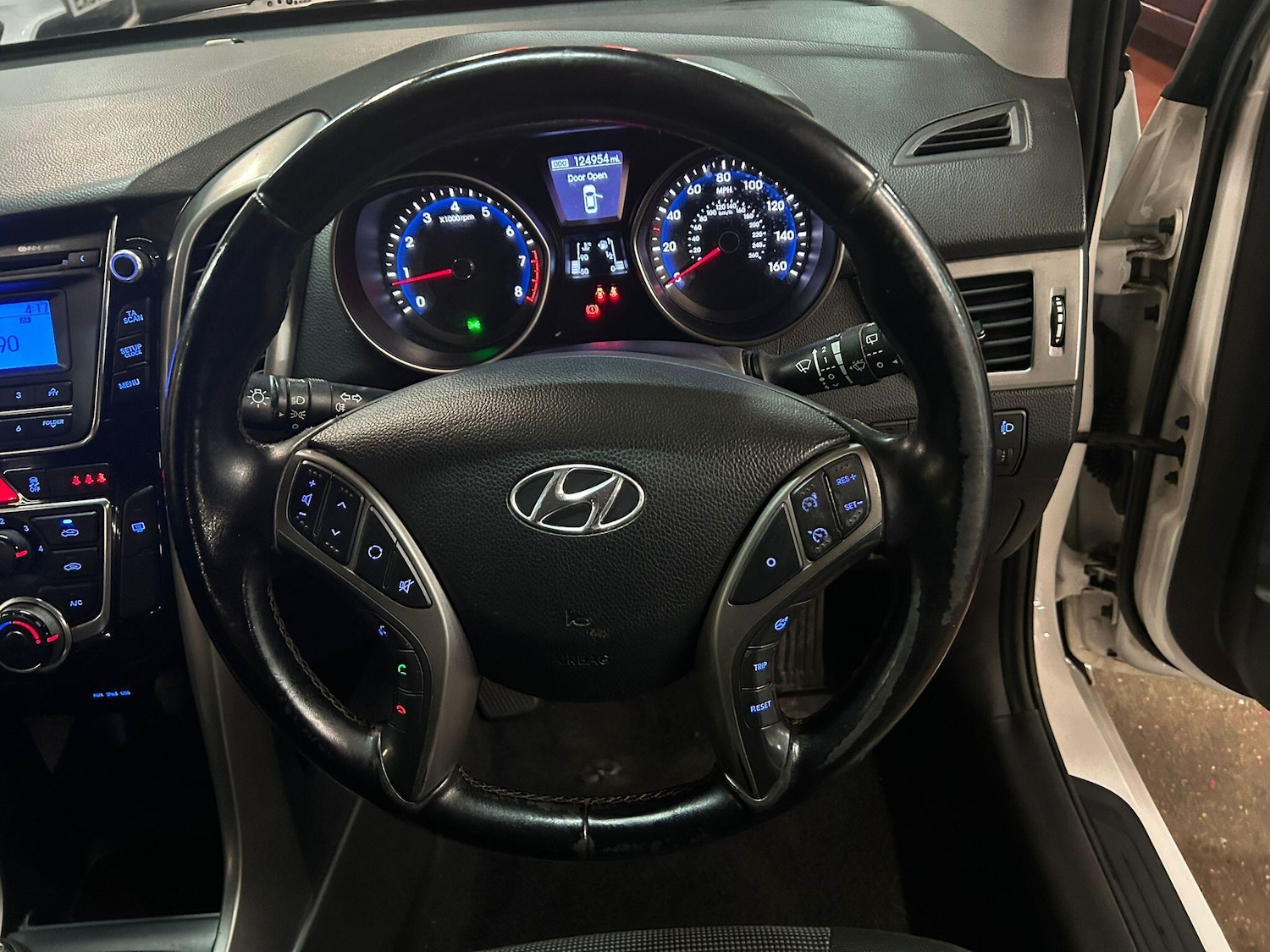 Used Hyundai i30 2013 for sale - 77524844: Photo 24