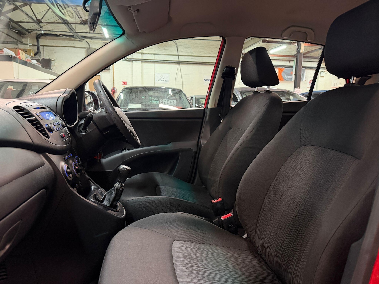 Used Hyundai i10 2012 for sale - 76370827: Photo 12