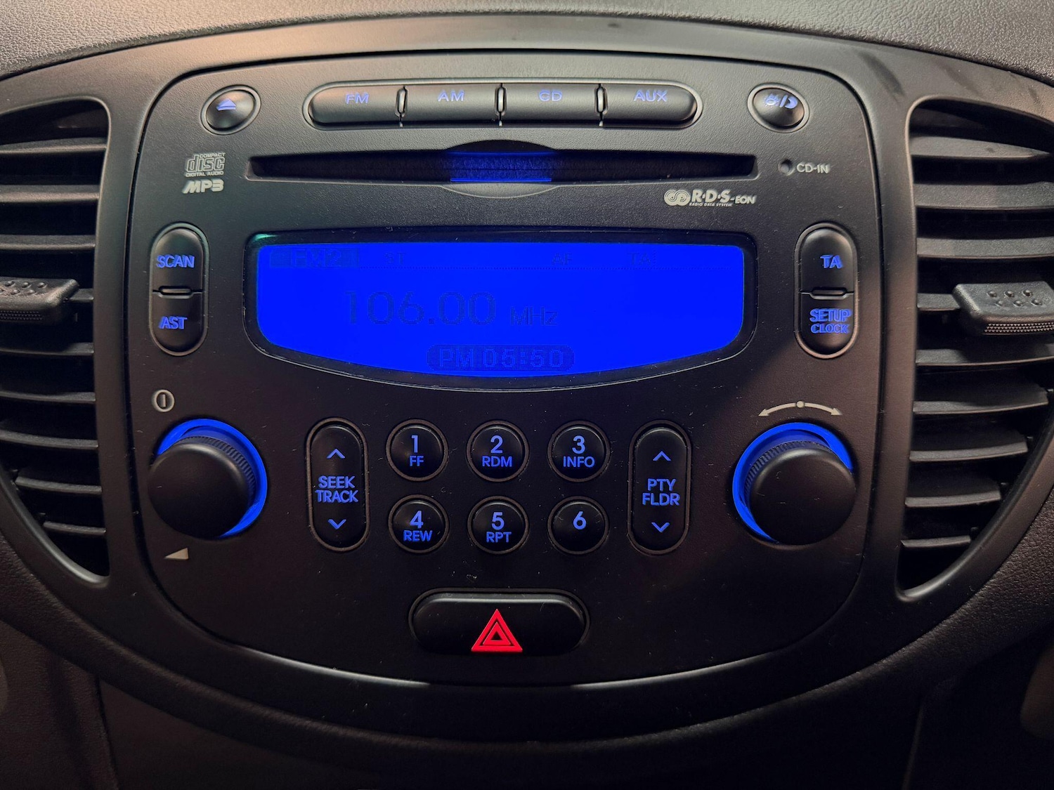 Used Hyundai i10 2012 for sale - 76370827: Photo 25