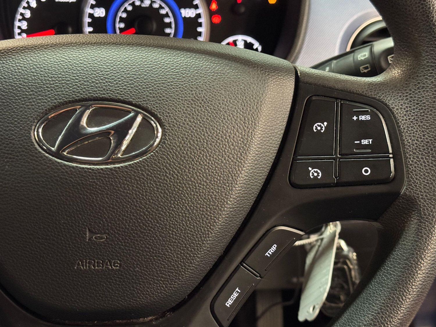 Used Hyundai i10 2016 for sale - 76537955: Photo 27