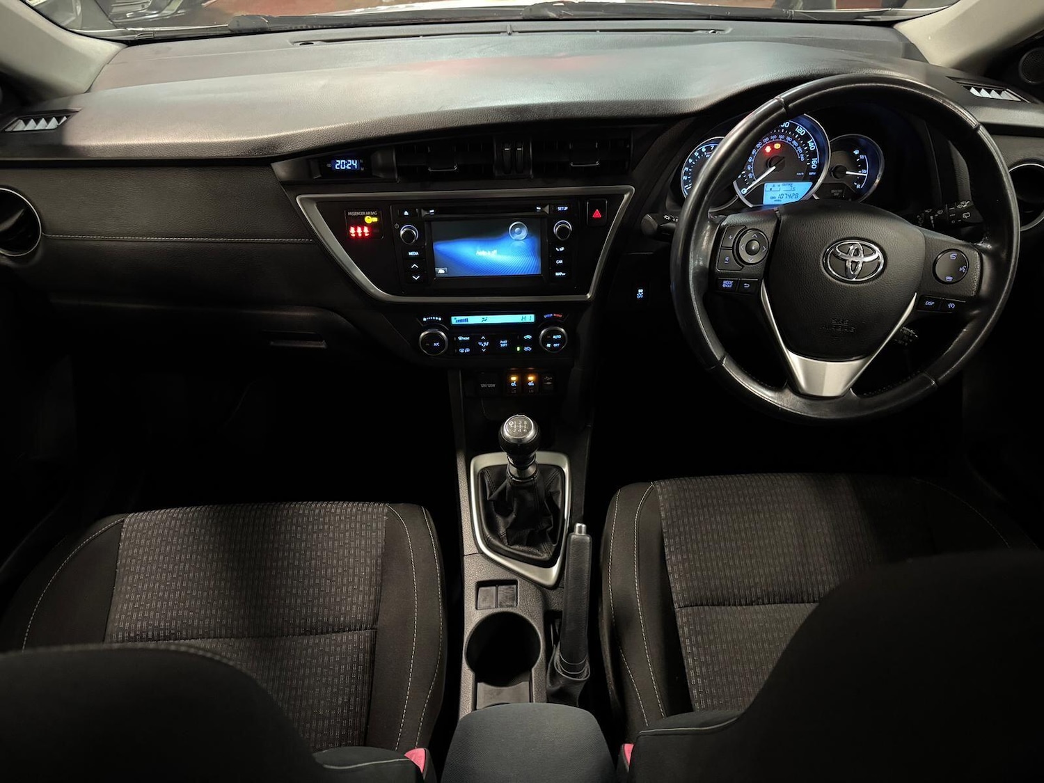 Used Toyota Auris 2015 for sale - 77215970: Photo 24