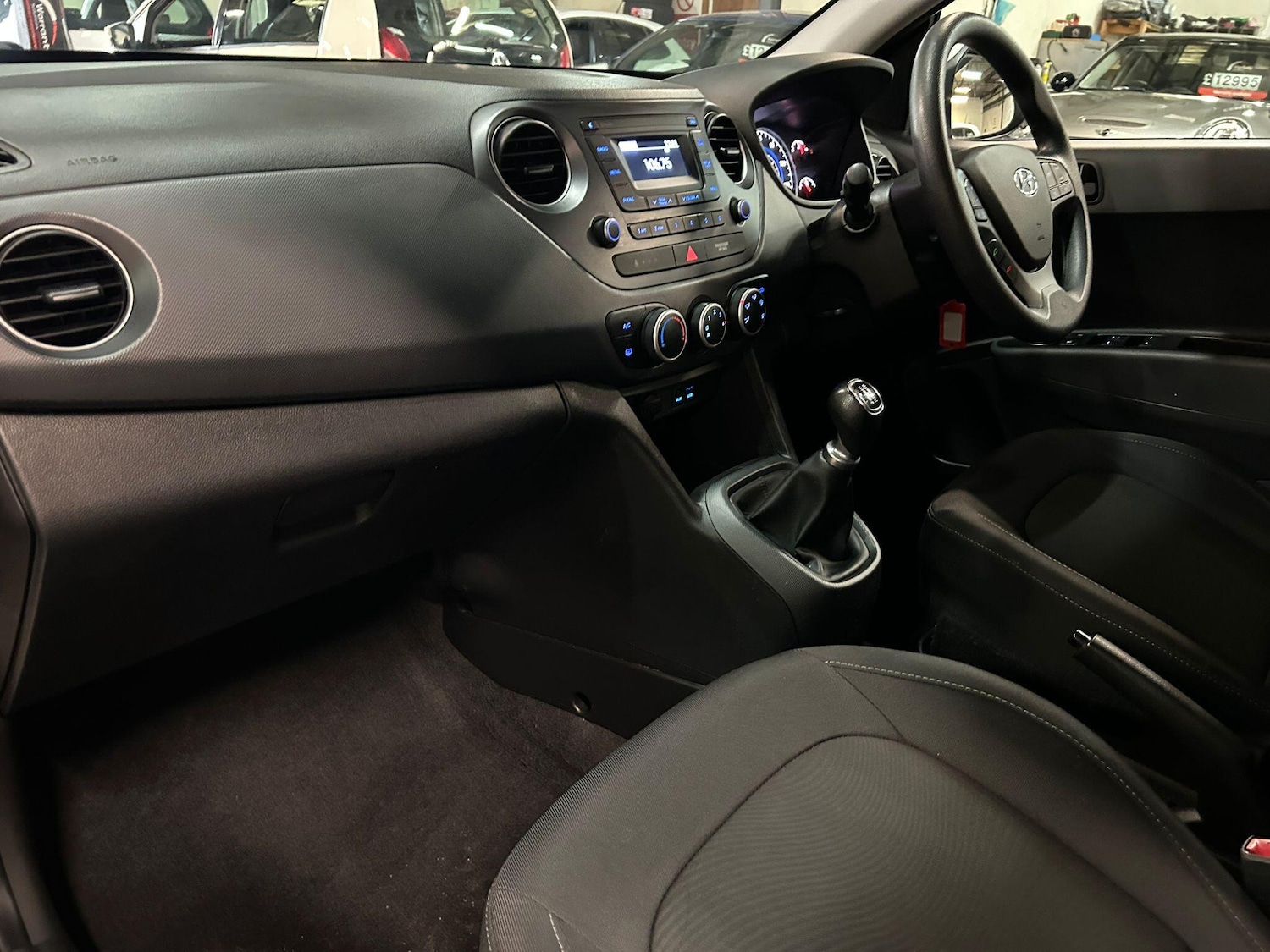 Used Hyundai i10 2017 for sale - 77994273: Photo 14