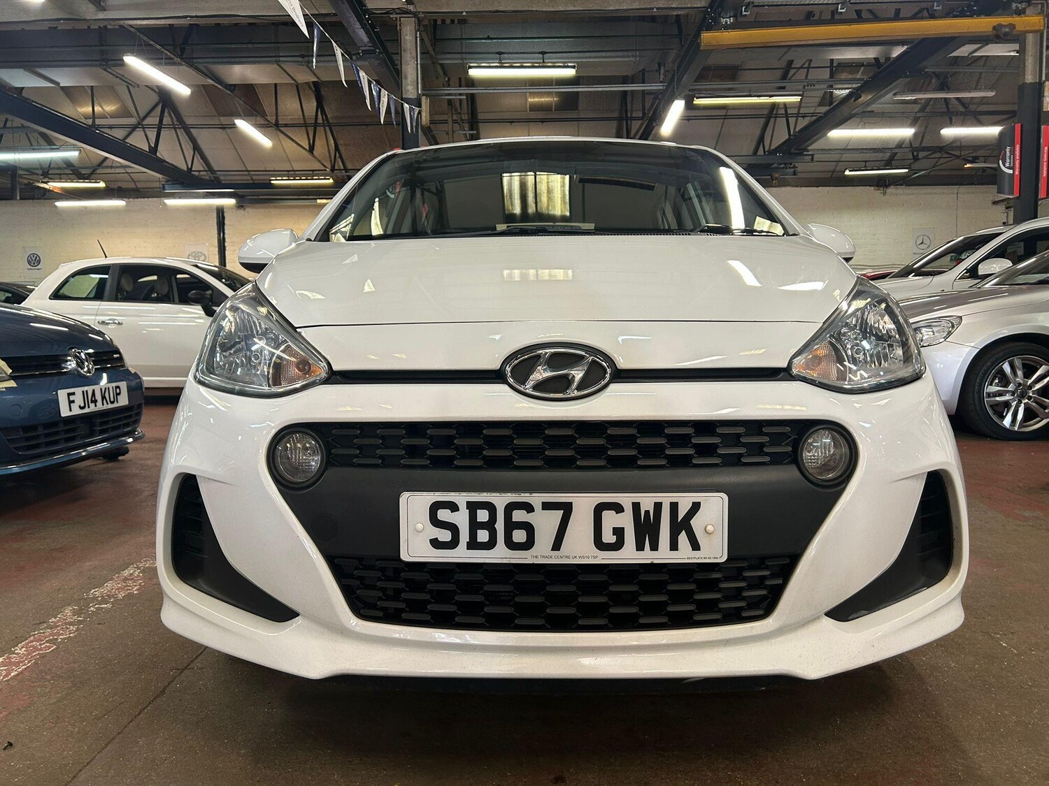 Used Hyundai i10 2017 for sale - 77994273: Photo 2