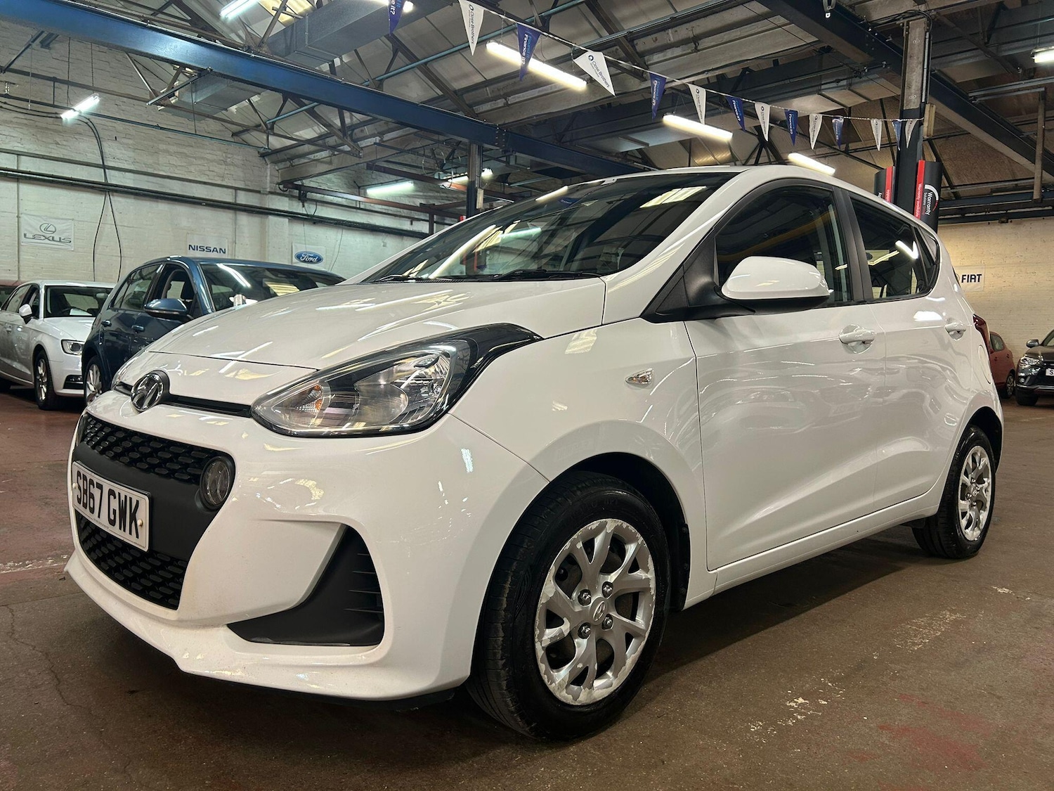 Used Hyundai i10 2017 for sale - 77994273: Photo 3