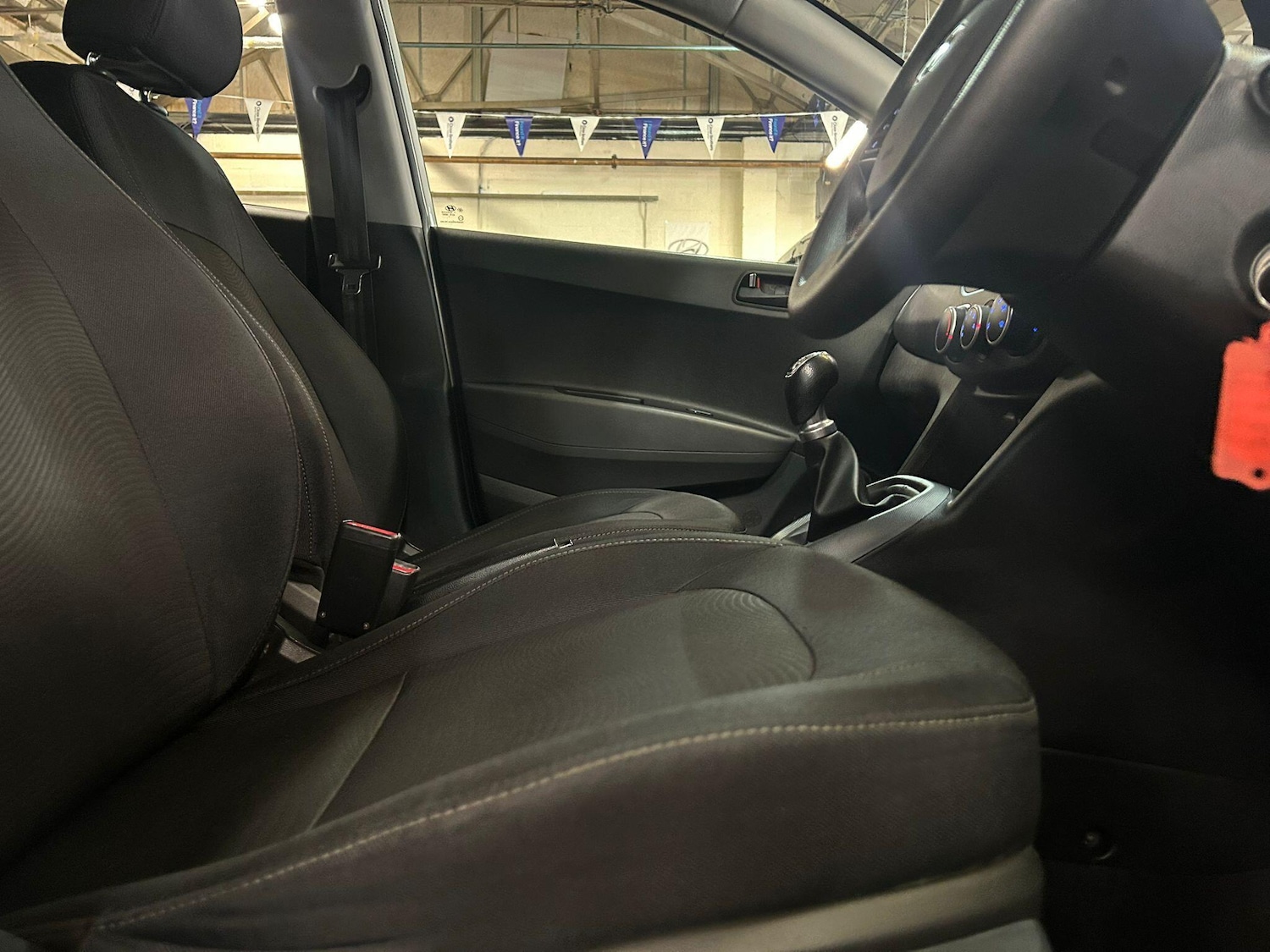 Used Hyundai i10 2017 for sale - 77994273: Photo 9